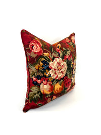 Queensland in Crimson Decorative Pillow Cover