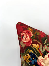 Queensland in Crimson Decorative Pillow Cover
